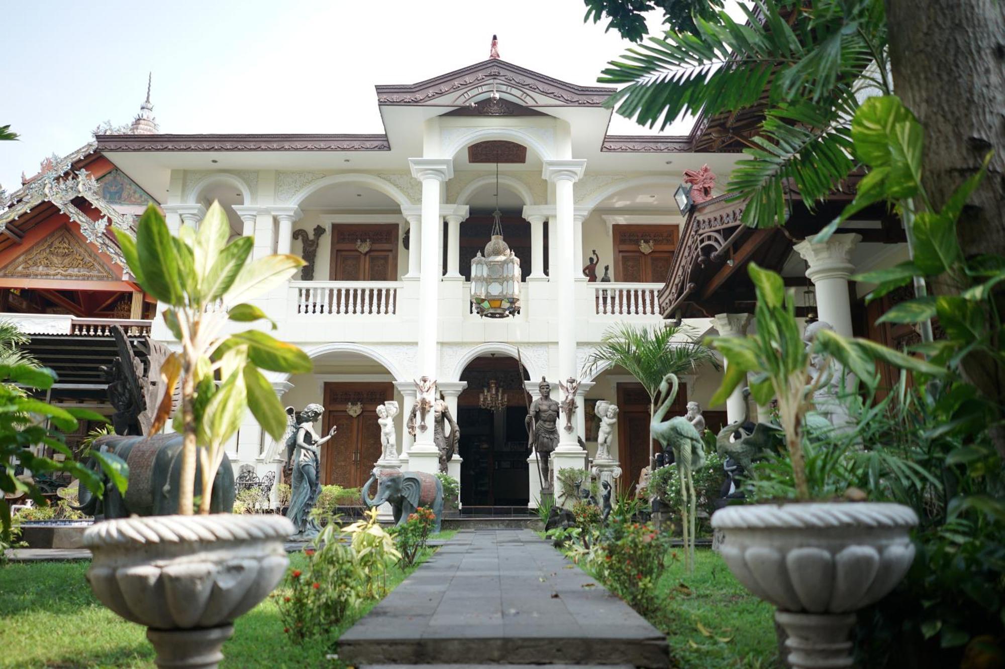 Rumah Pesik Art & Heritage Hotel Gondowulung Exterior foto
