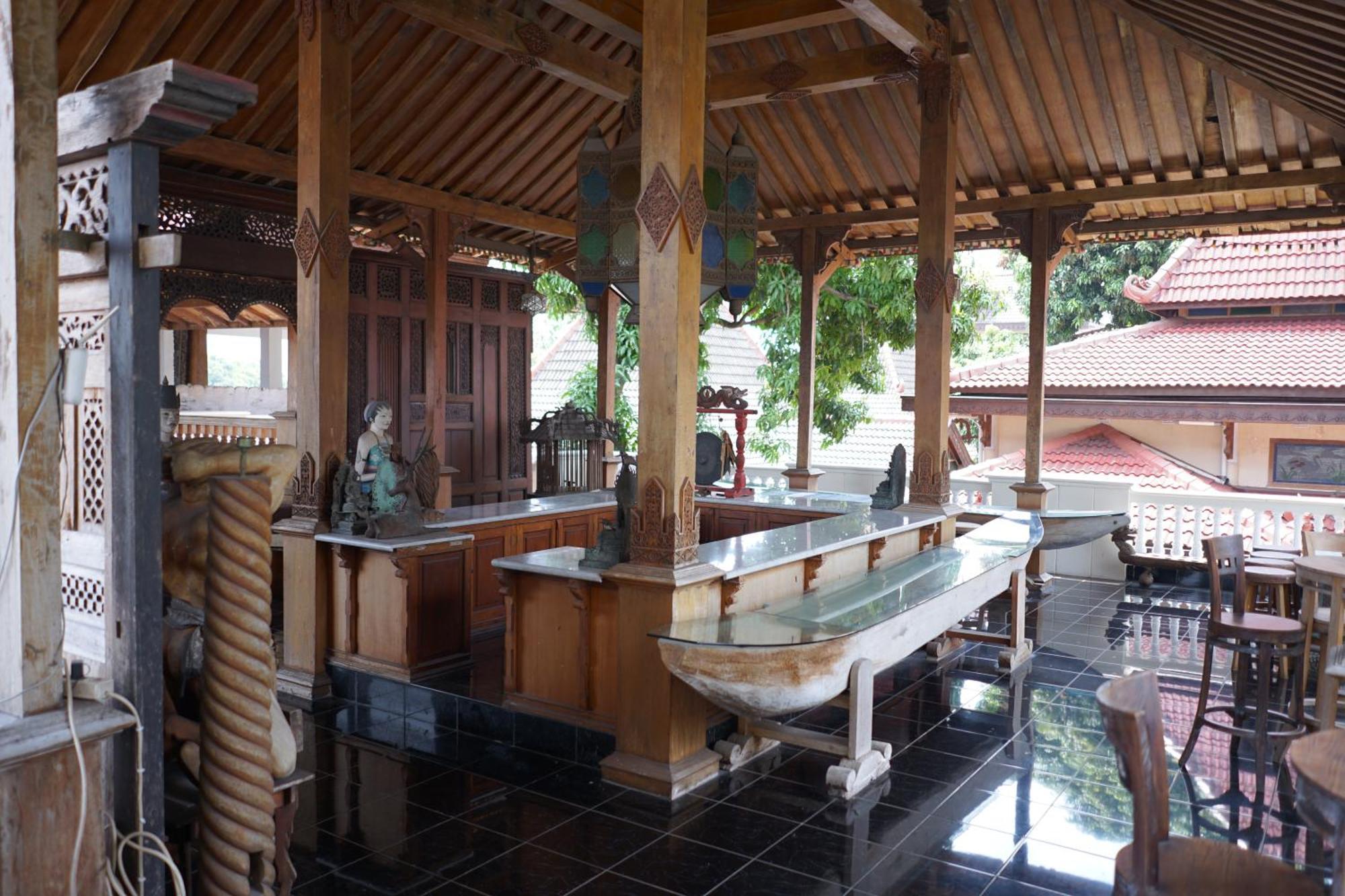 Rumah Pesik Art & Heritage Hotel Gondowulung Exterior foto